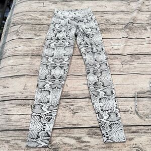 Booty By Brabant Women's Snake Print High Rise Leggings; Black and White OSFM